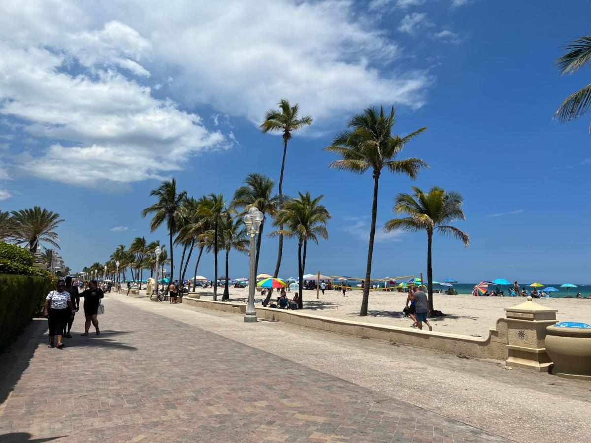 The Pearl Beachside Apartments On Hollywood Beach Bagian luar foto