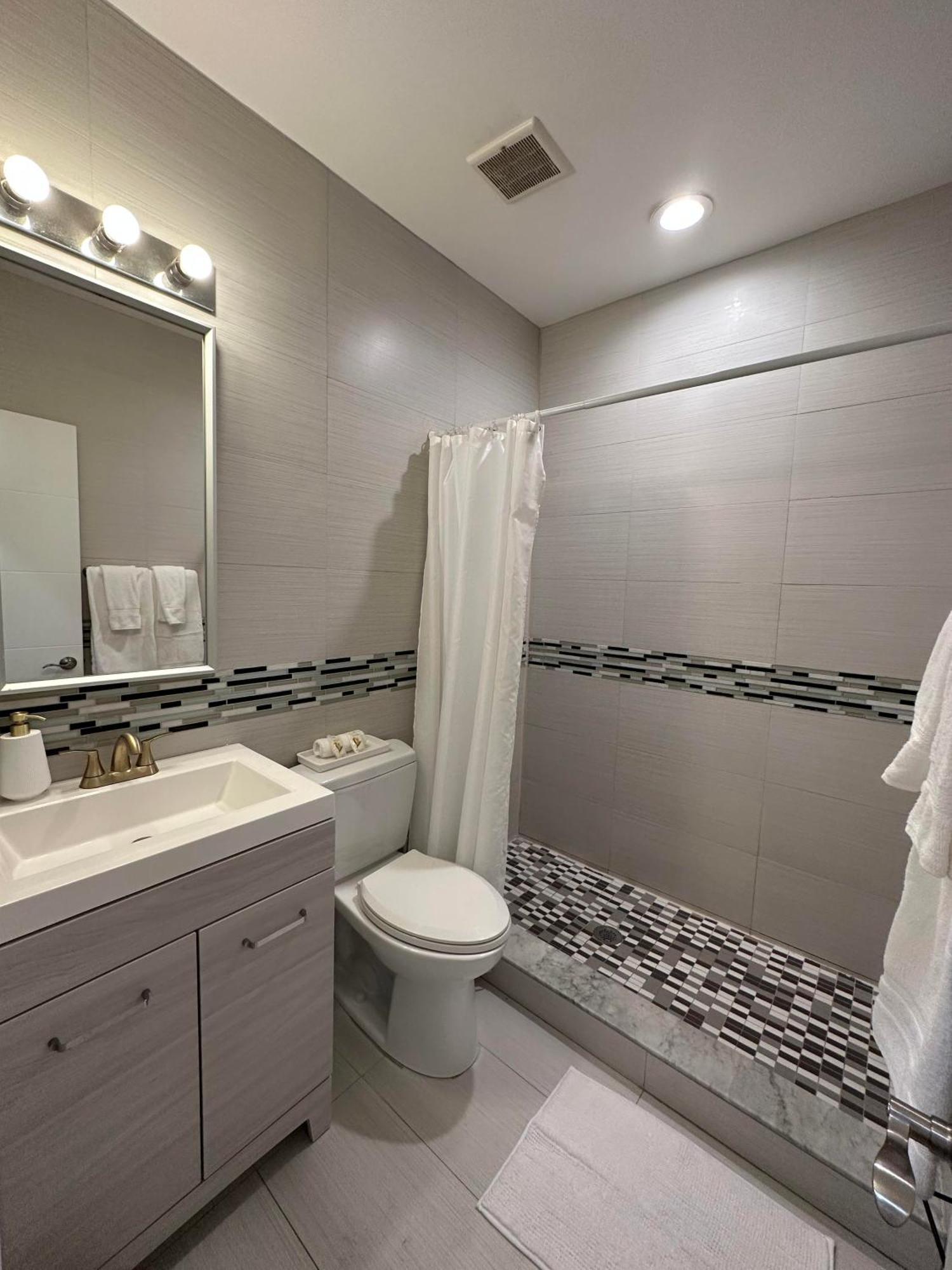 The Pearl Beachside Apartments On Hollywood Beach Bagian luar foto